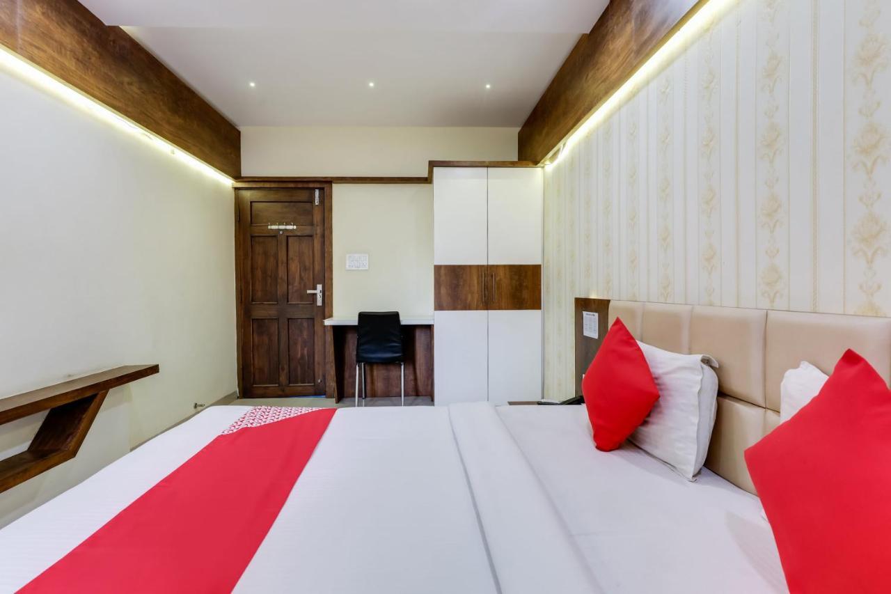 Oyo 16733 Hotel Sunshine Indore Exteriör bild