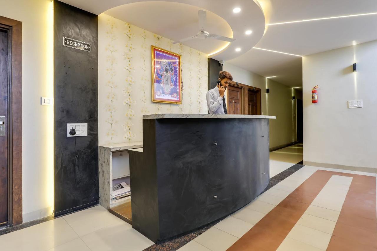 Oyo 16733 Hotel Sunshine Indore Exteriör bild