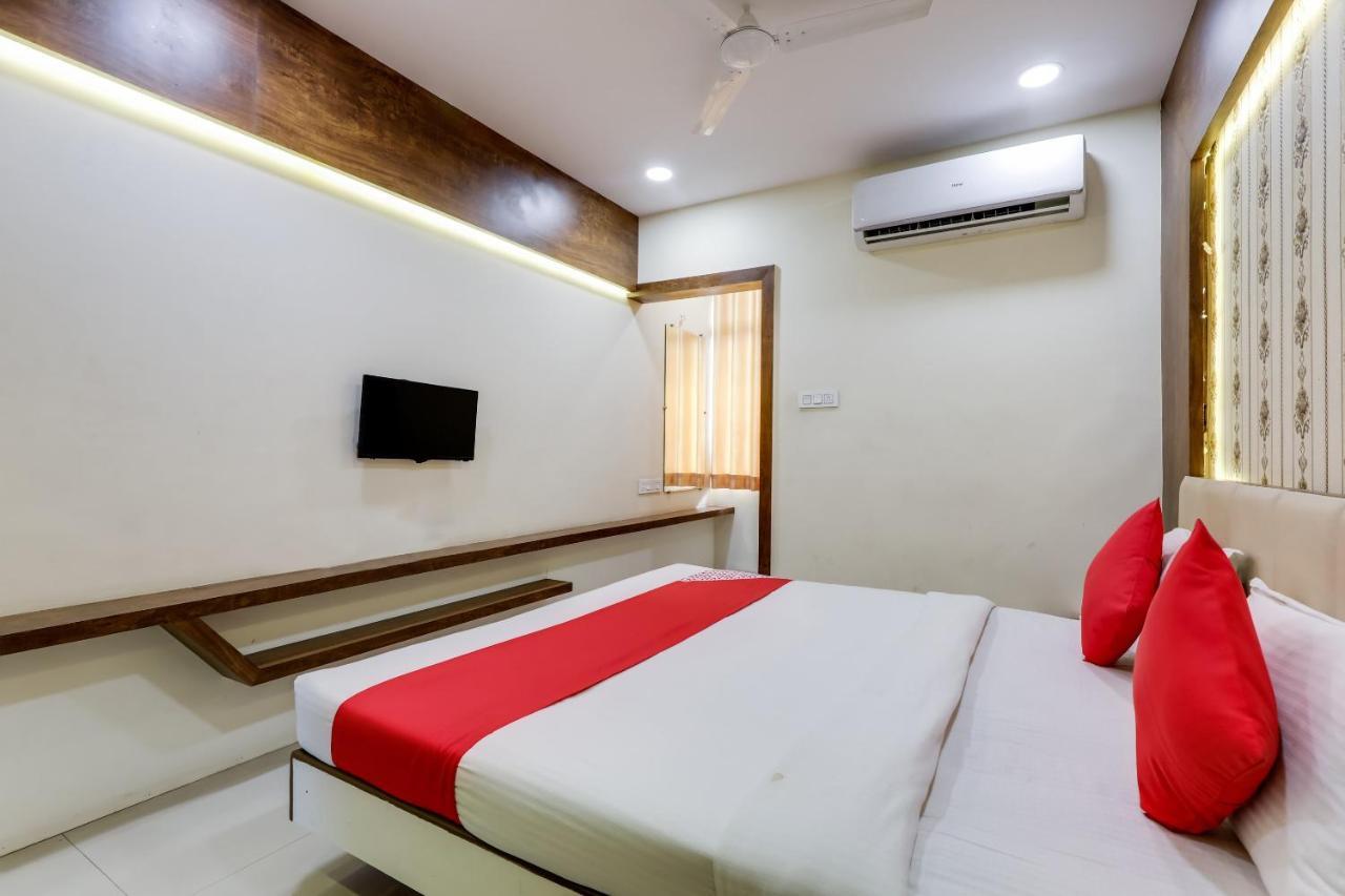 Oyo 16733 Hotel Sunshine Indore Exteriör bild