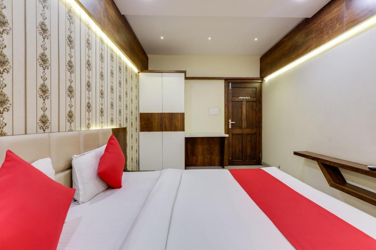 Oyo 16733 Hotel Sunshine Indore Exteriör bild